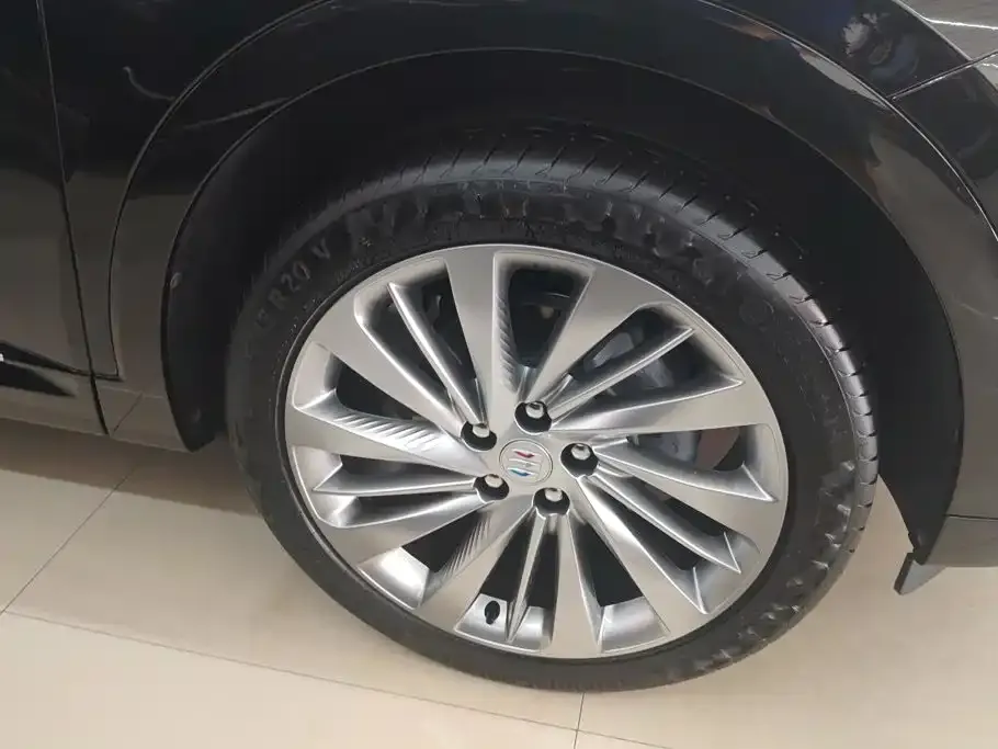 Buick Envision Plus — фото 5