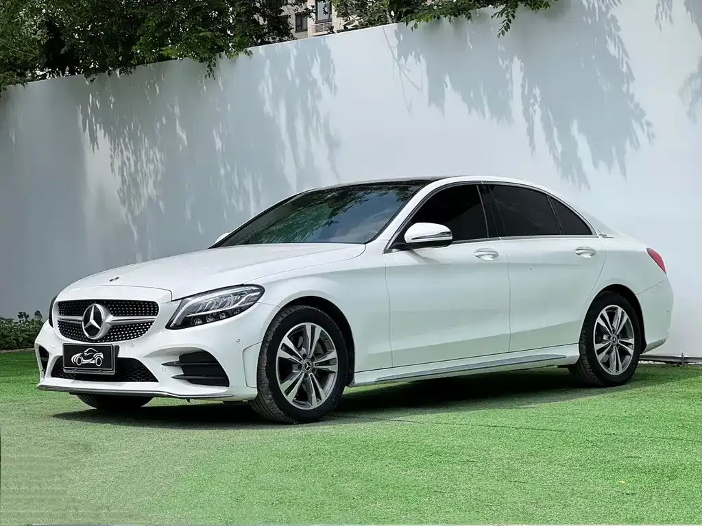 Mercedes-Benz C-Class — фото 1