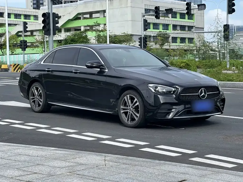 Mercedes-Benz E-Class — фото 6