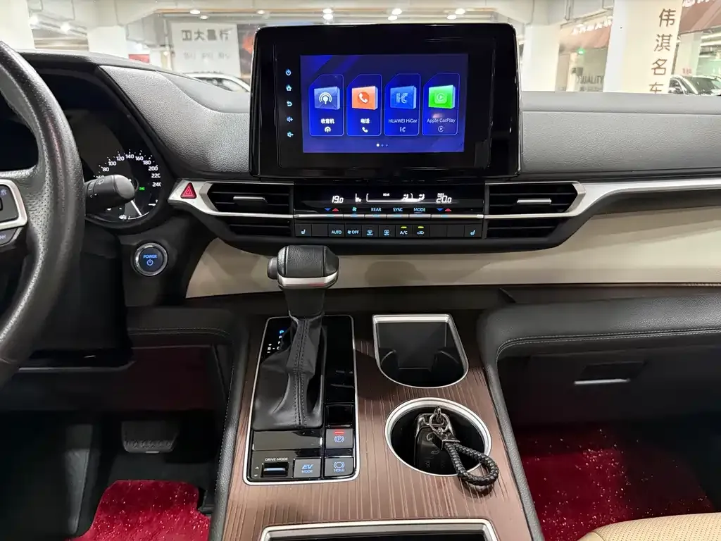 Toyota Sienna — фото 2