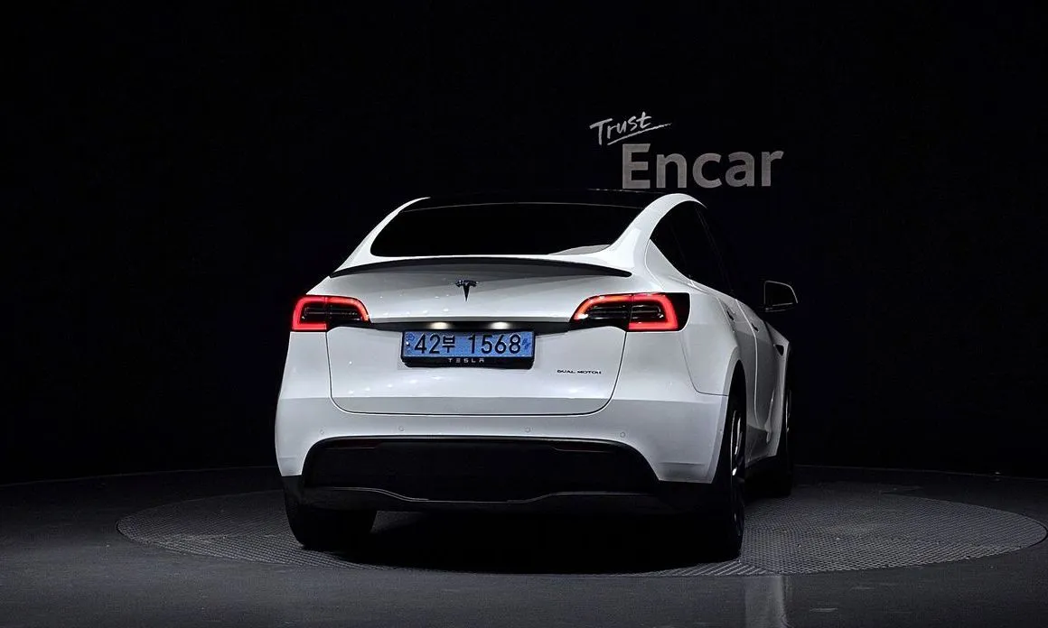Tesla Model Y — фото 5