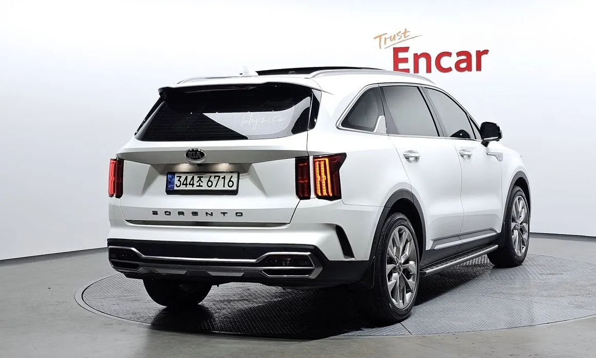 Kia Sorento — фото 6