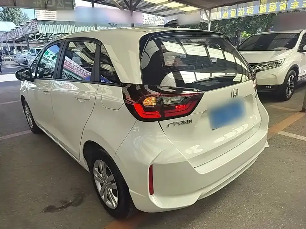 Honda Fit — фото 10