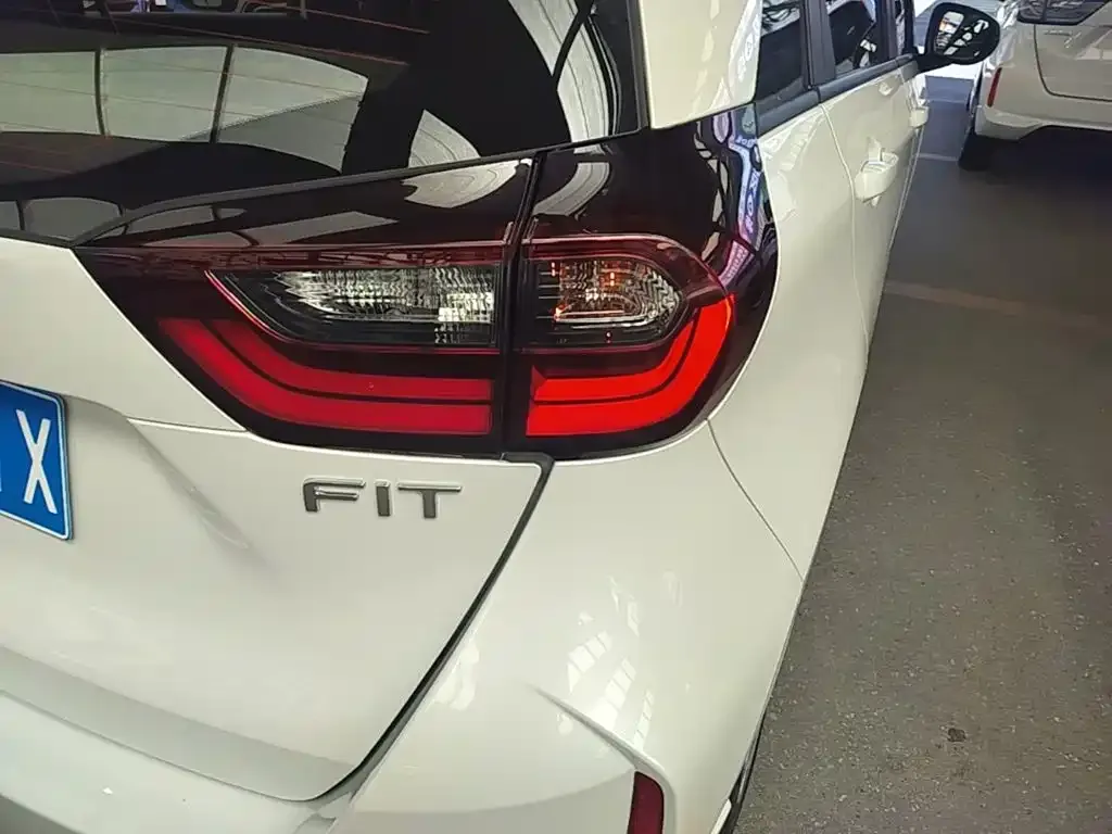 Honda Fit — фото 9