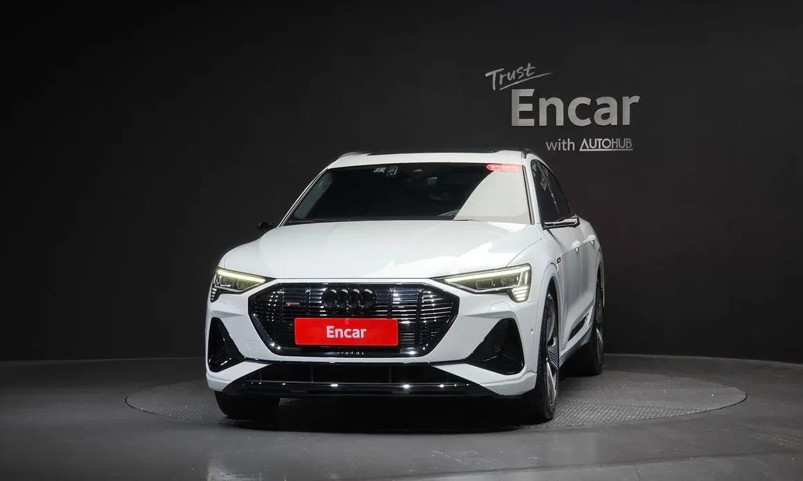 Audi e-tron — фото 2