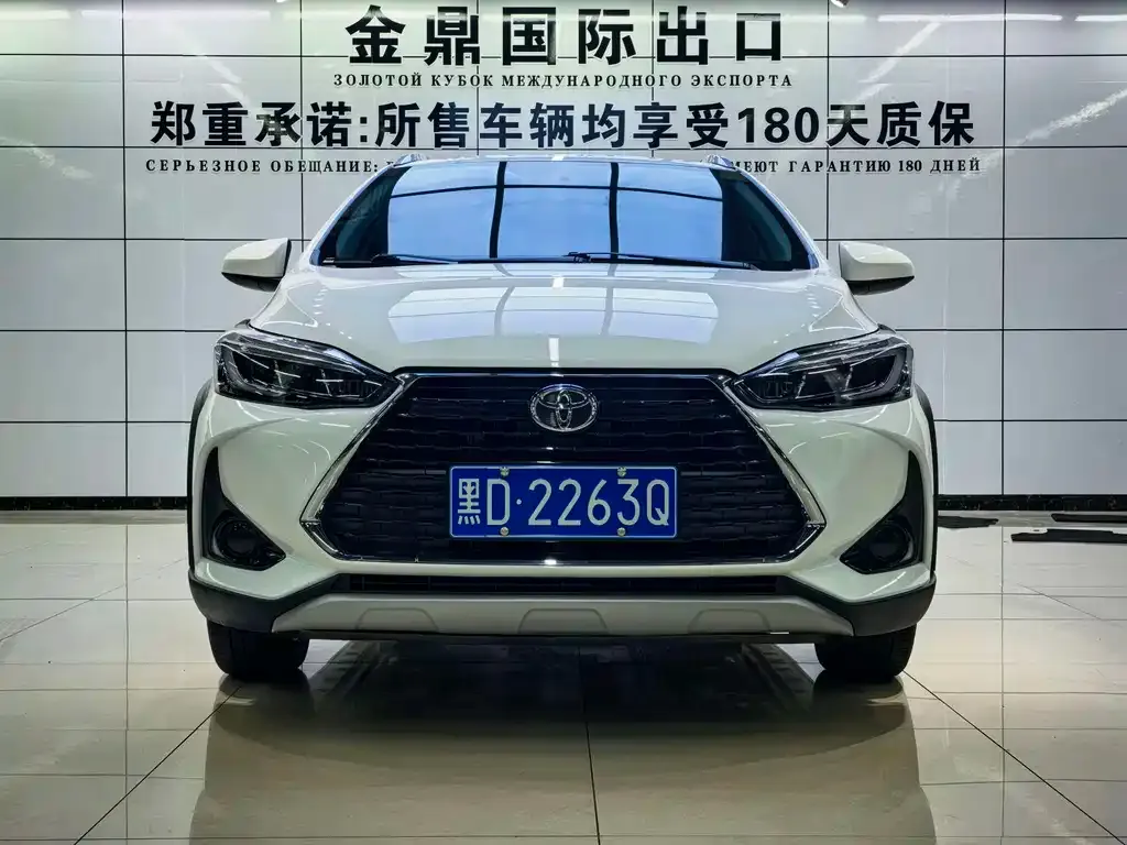 Toyota Yaris L — фото 4
