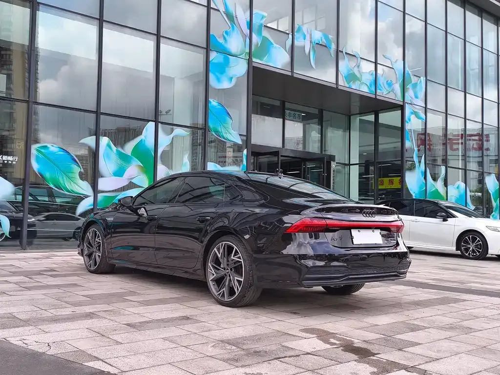 Audi A7L — фото 6