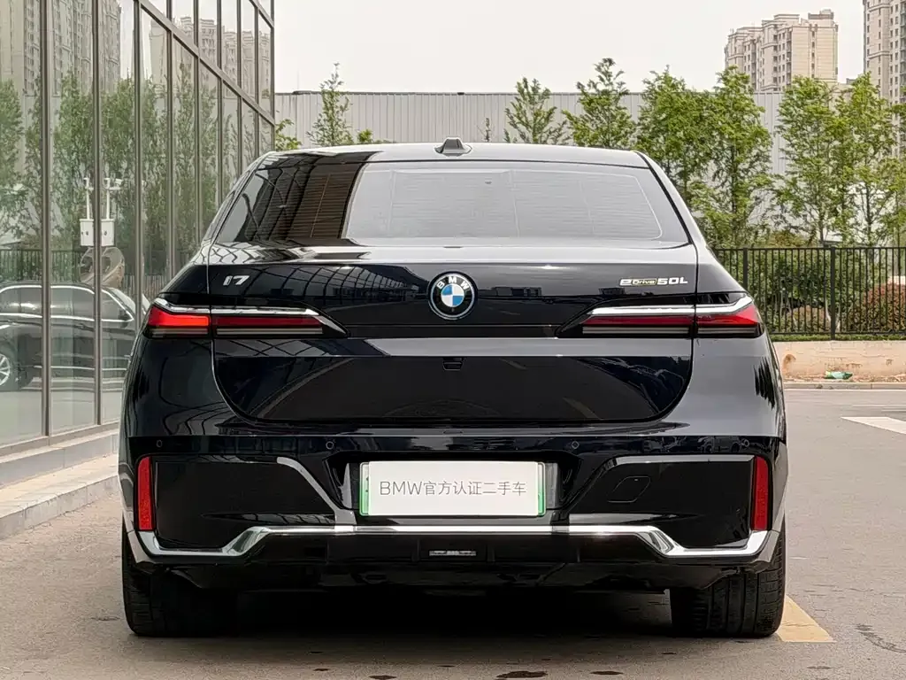 BMW i7 — фото 3