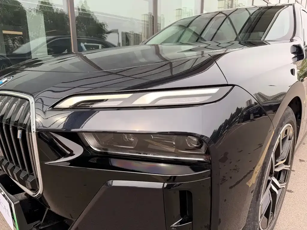BMW i7 — фото 6