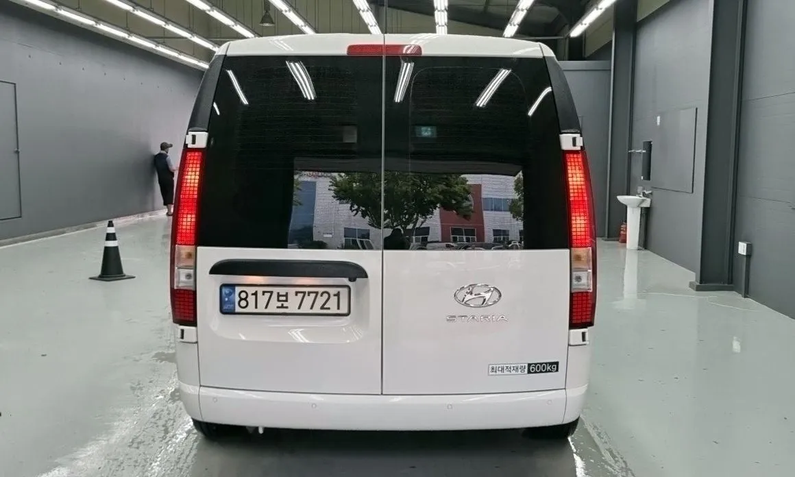 Hyundai Staria — фото 3