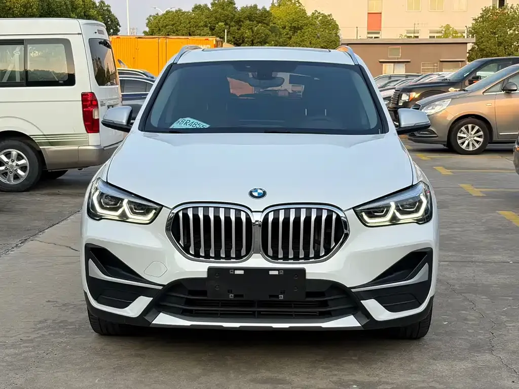 BMW X1 — фото 1