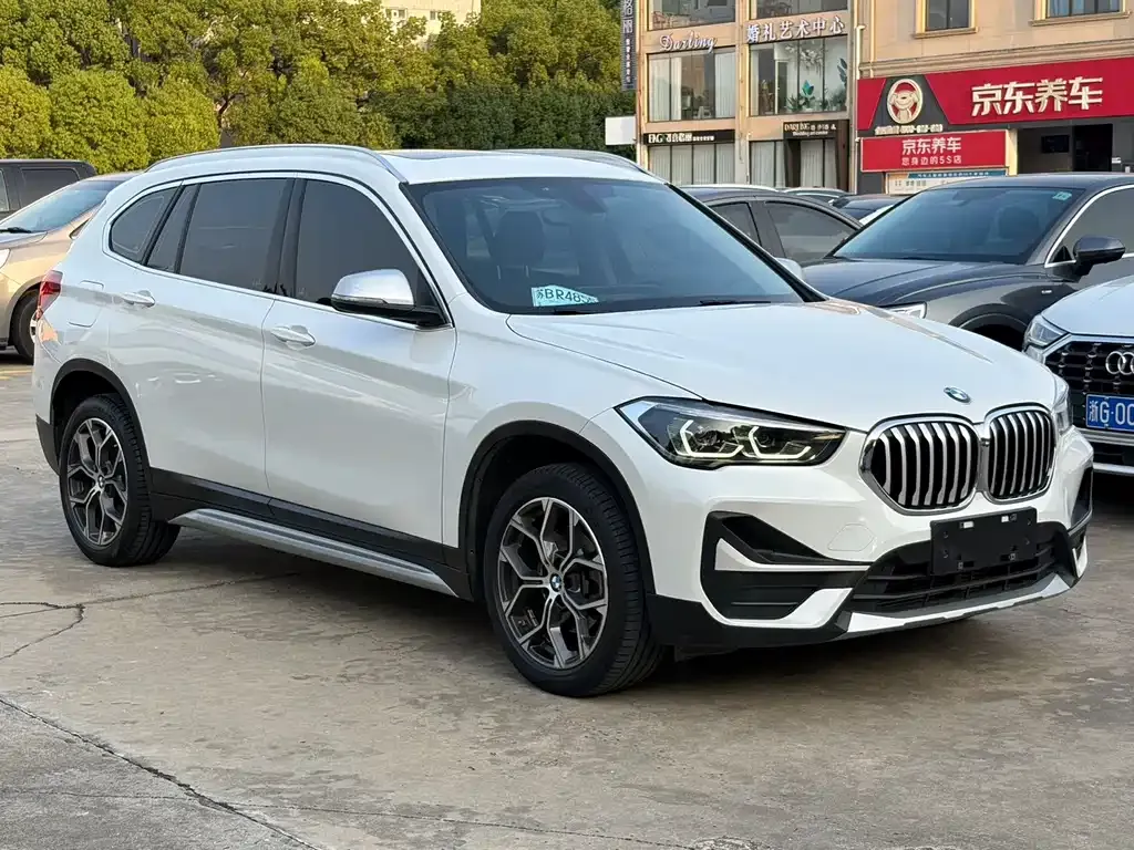 BMW X1 — фото 9