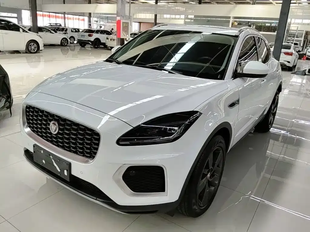 Jaguar E-PACE — фото 2