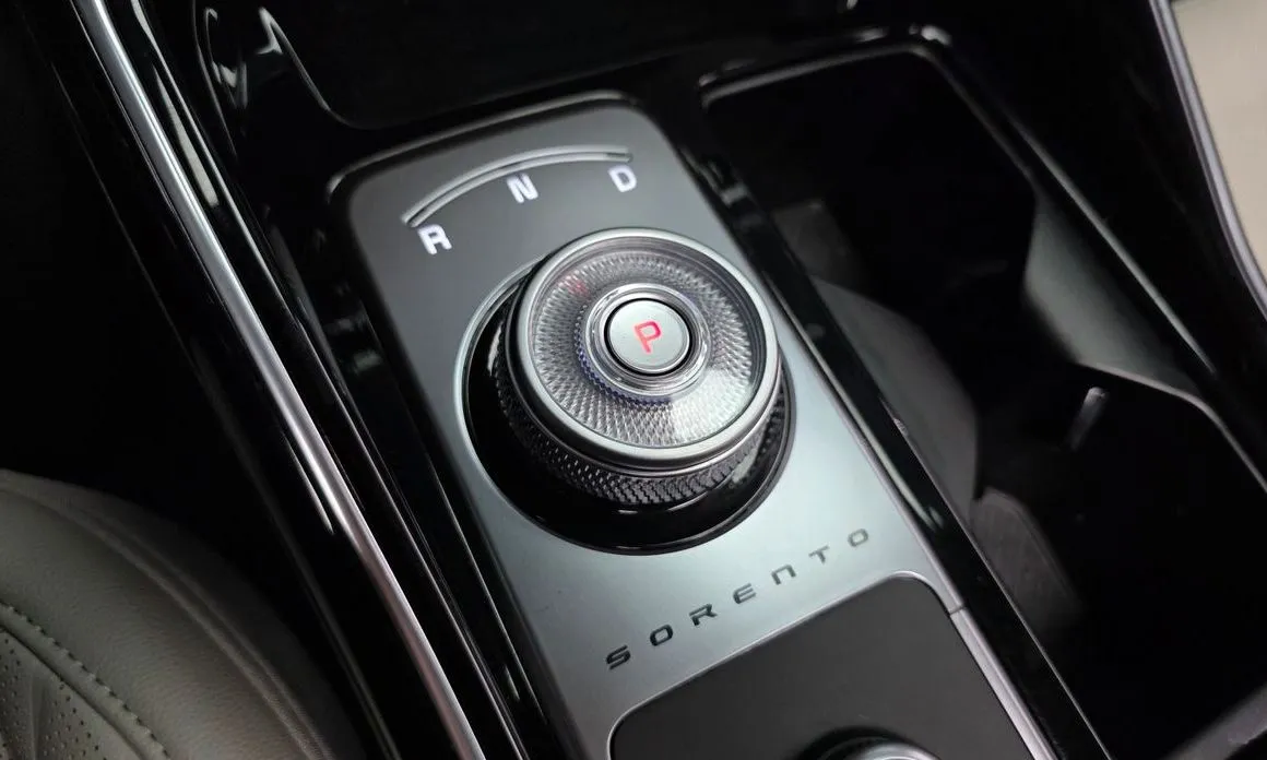 Kia Sorento — фото 4