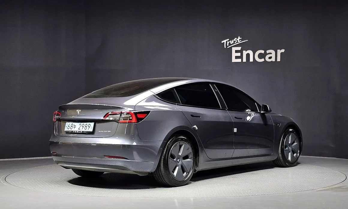 Tesla Model 3 — фото 2