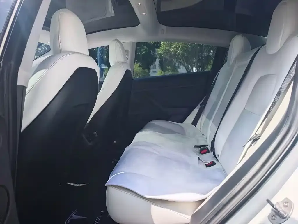 Tesla Model 3 — фото 3
