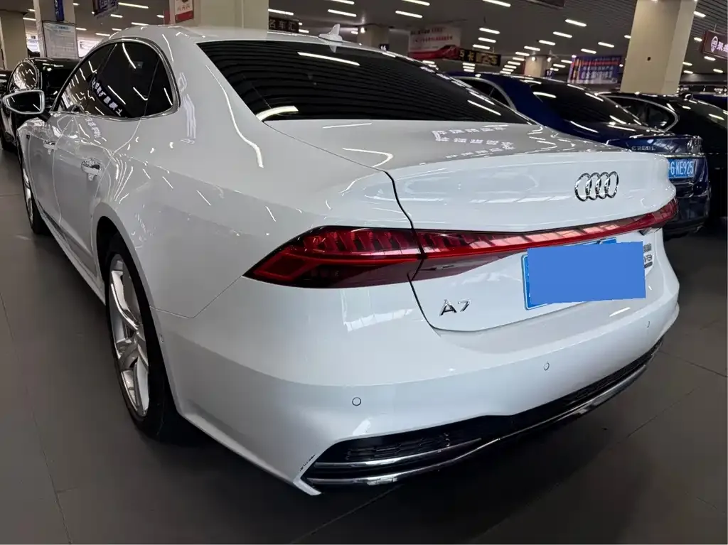 Audi A7L — фото 2