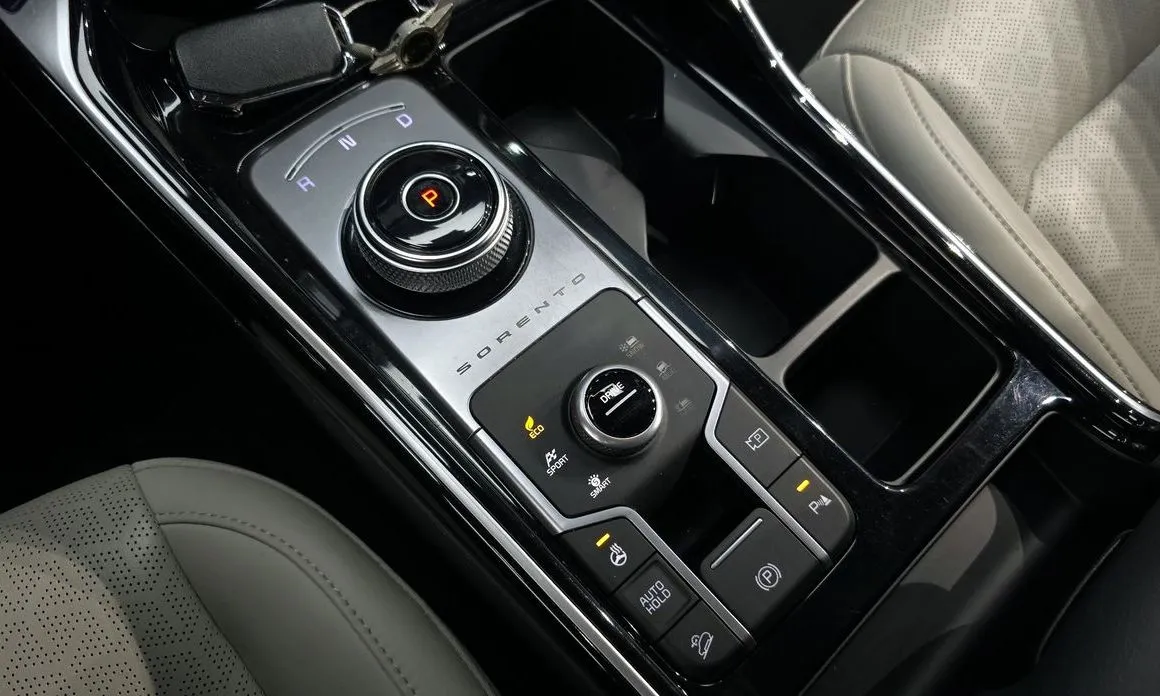 Kia Sorento — фото 7