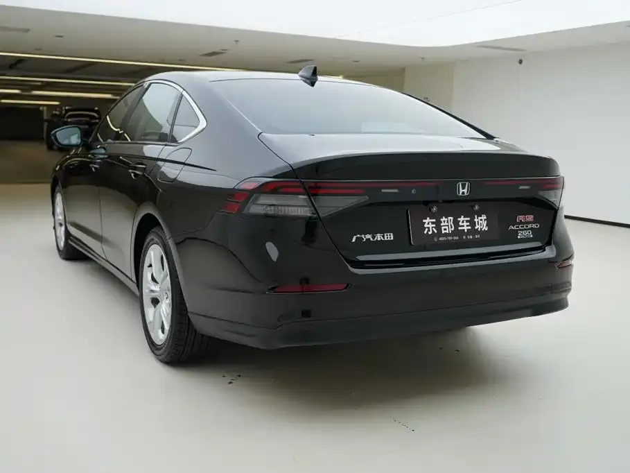 Honda Accord — фото 7