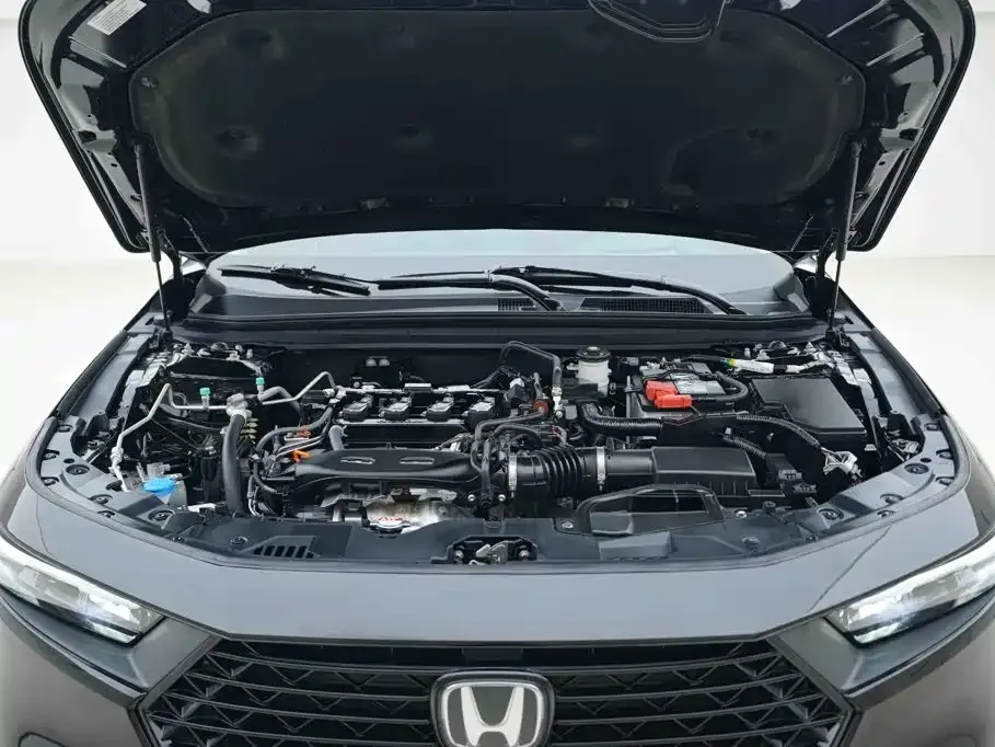 Honda Accord — фото 10