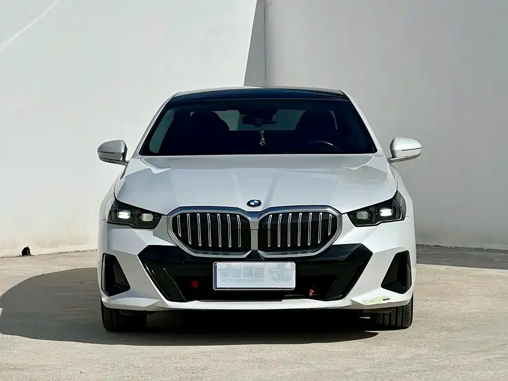 BMW 5 Series — фото 2