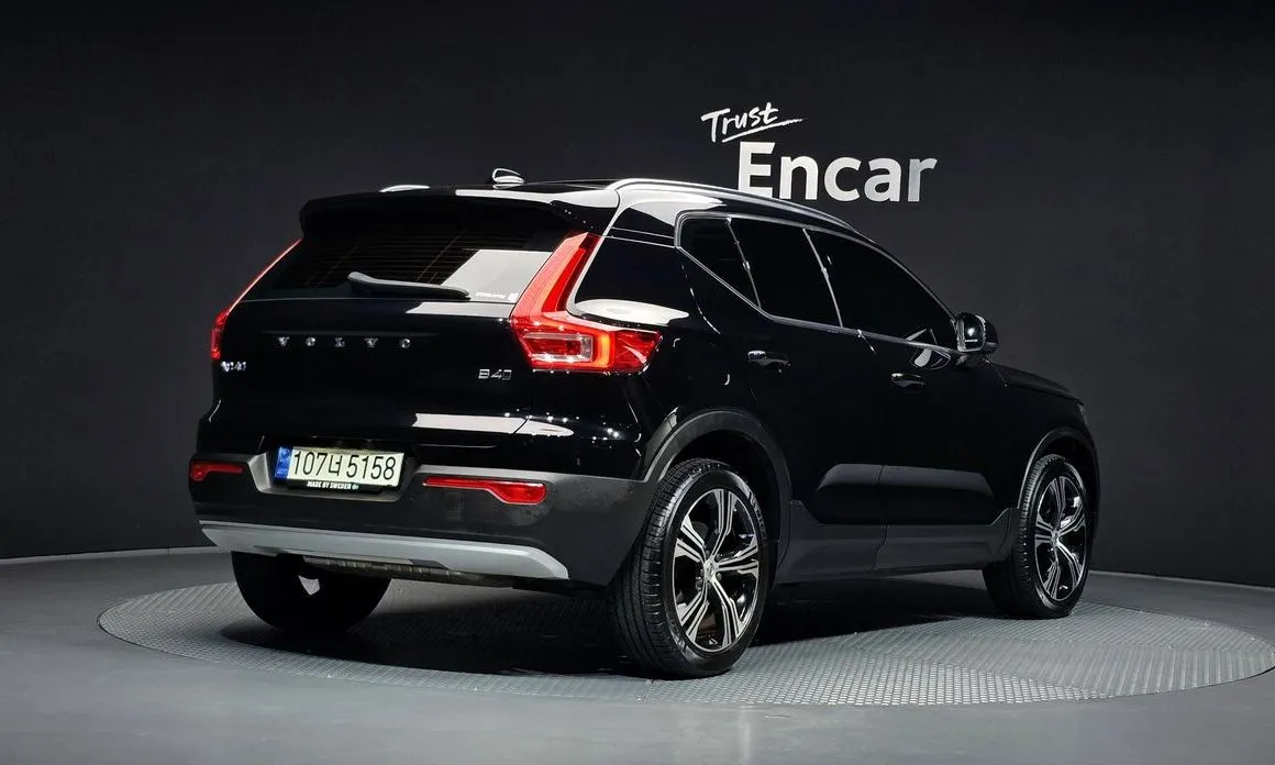 Volvo XC40 — фото 5
