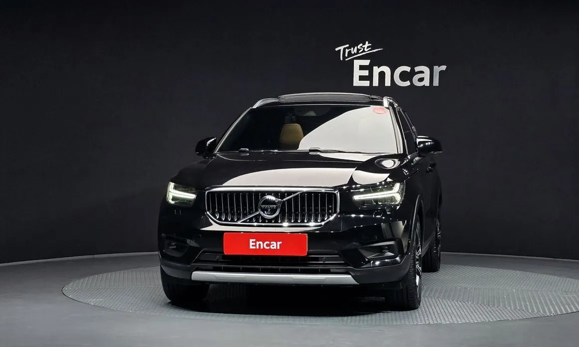 Volvo XC40 — фото 6