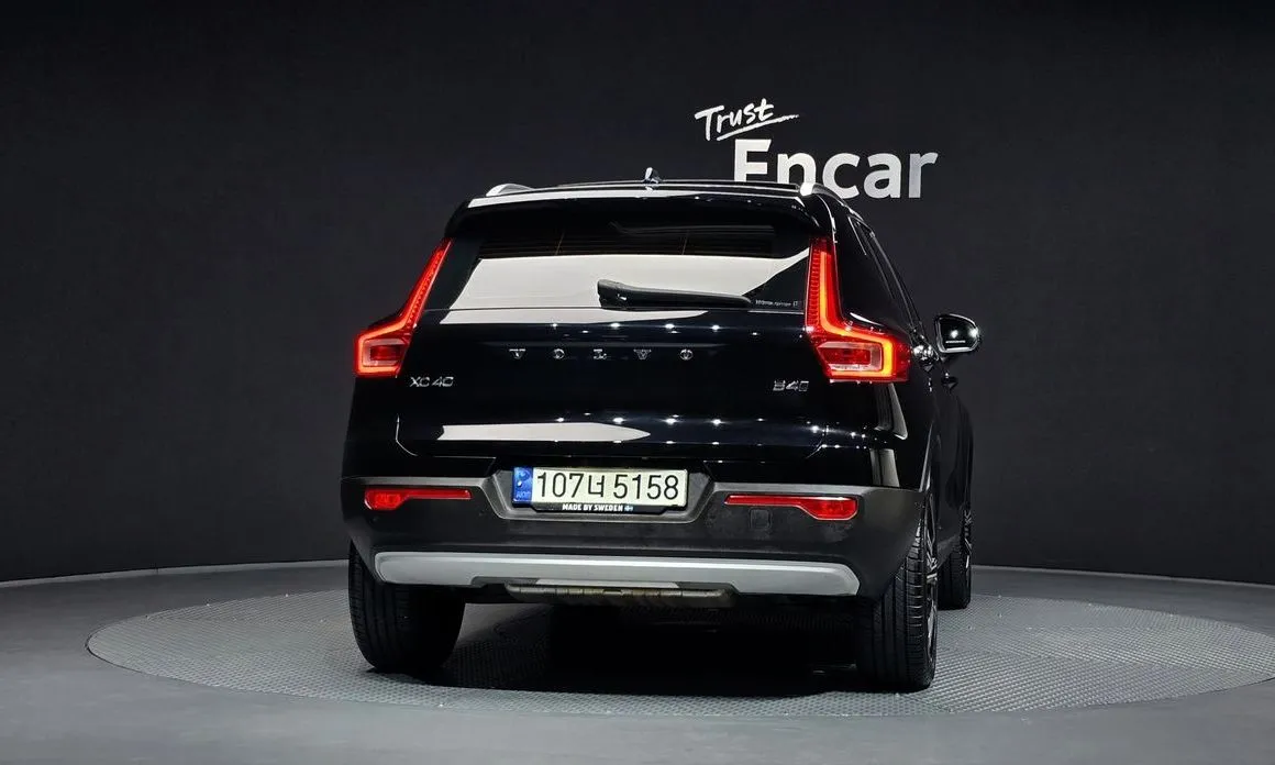 Volvo XC40 — фото 4