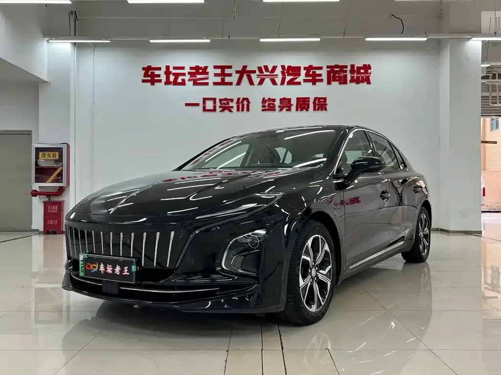 Hongqi E-QM5 — фото 1