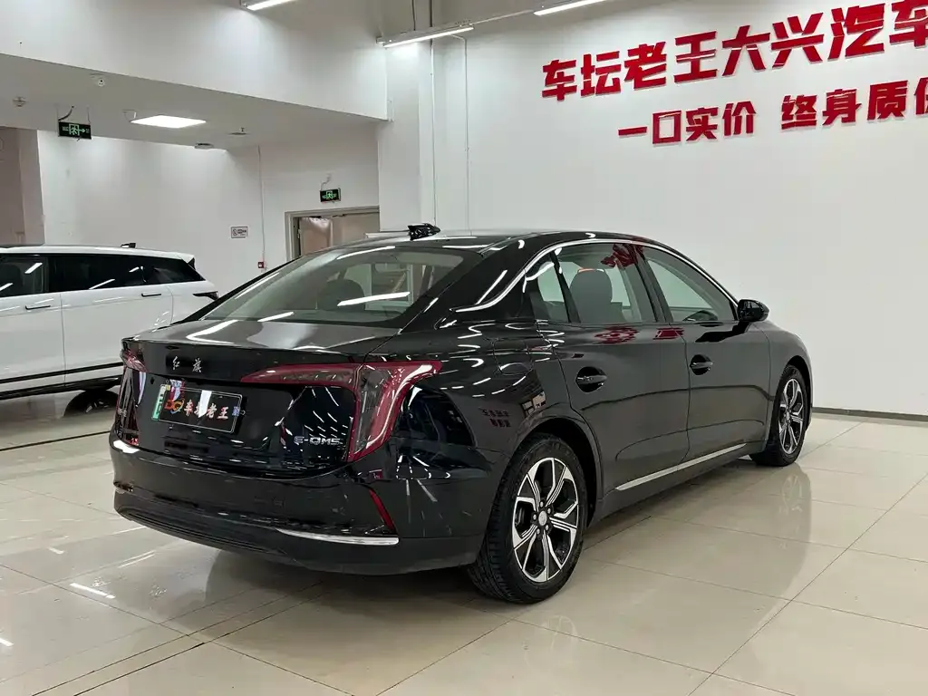 Hongqi E-QM5 — фото 8