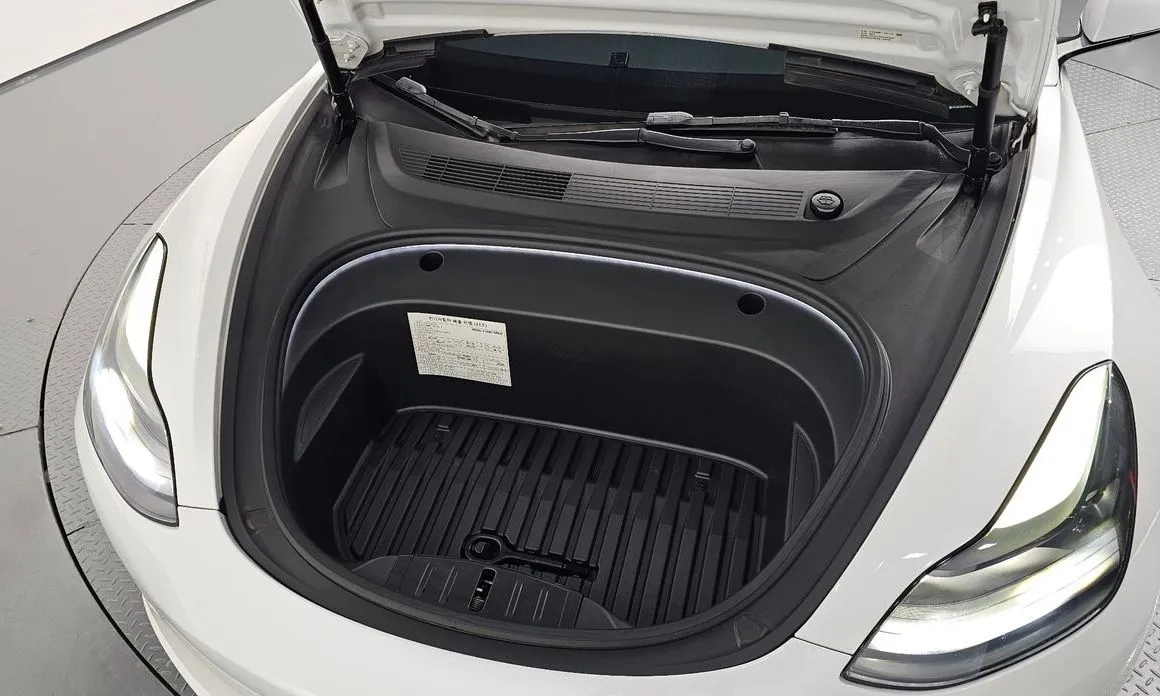 Tesla Model 3 — фото 2
