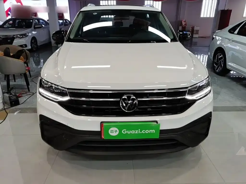 Volkswagen Tiguan L — фото 3