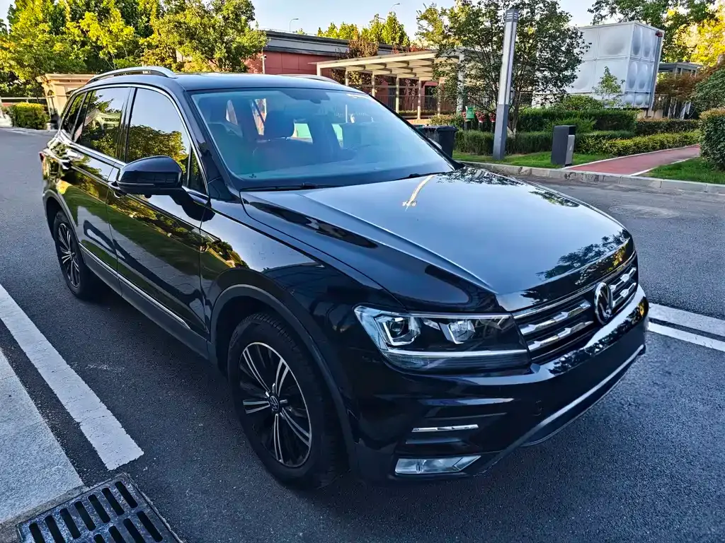 Volkswagen Tiguan L — фото 9