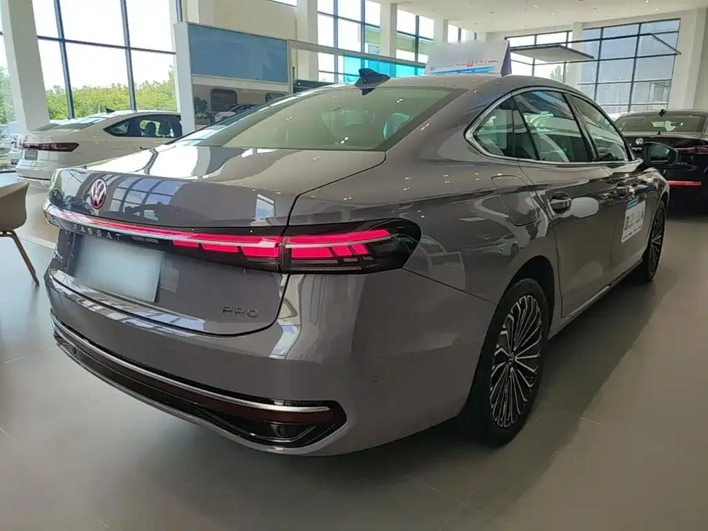 Volkswagen Passat — фото 2