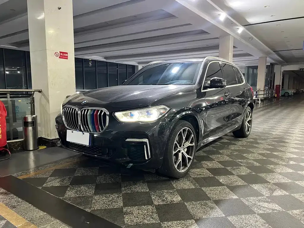 BMW X5 — фото 1