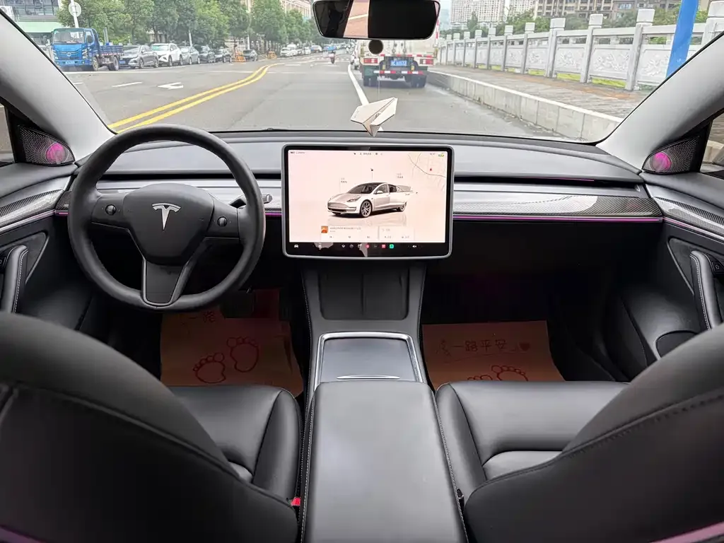 Tesla Model 3 — фото 2