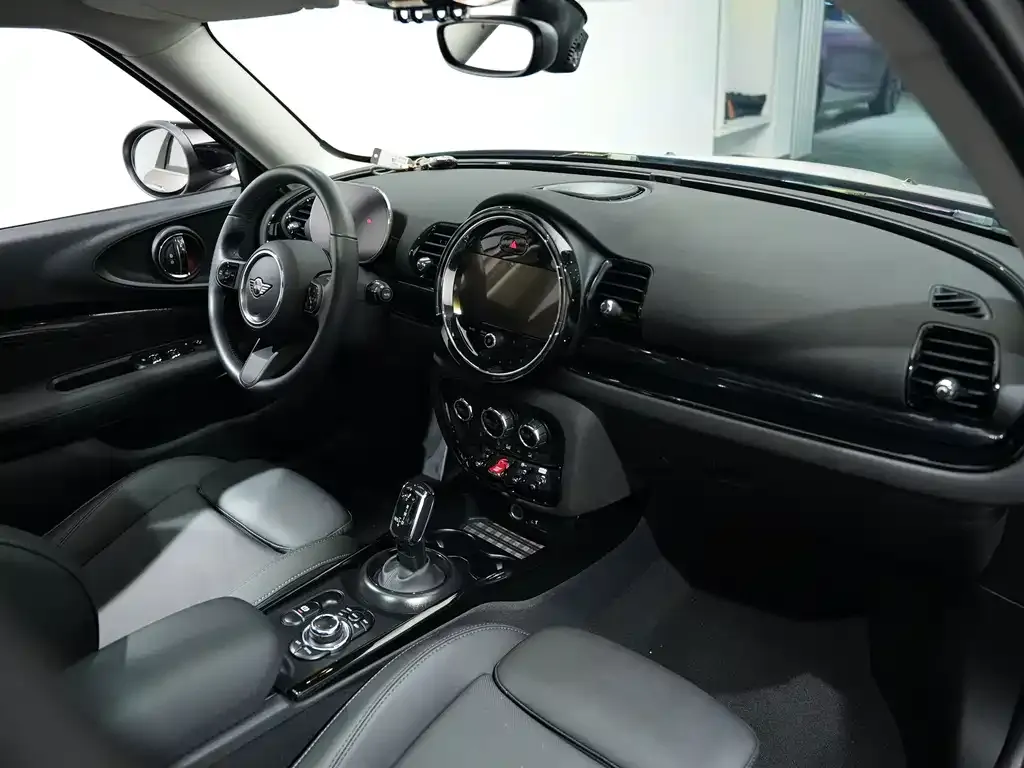 MINI Clubman — фото 8