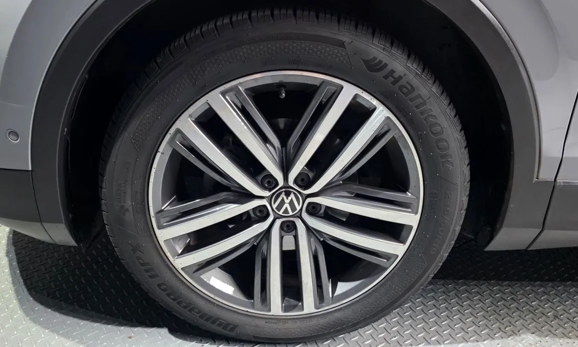Volkswagen Tiguan — фото 7