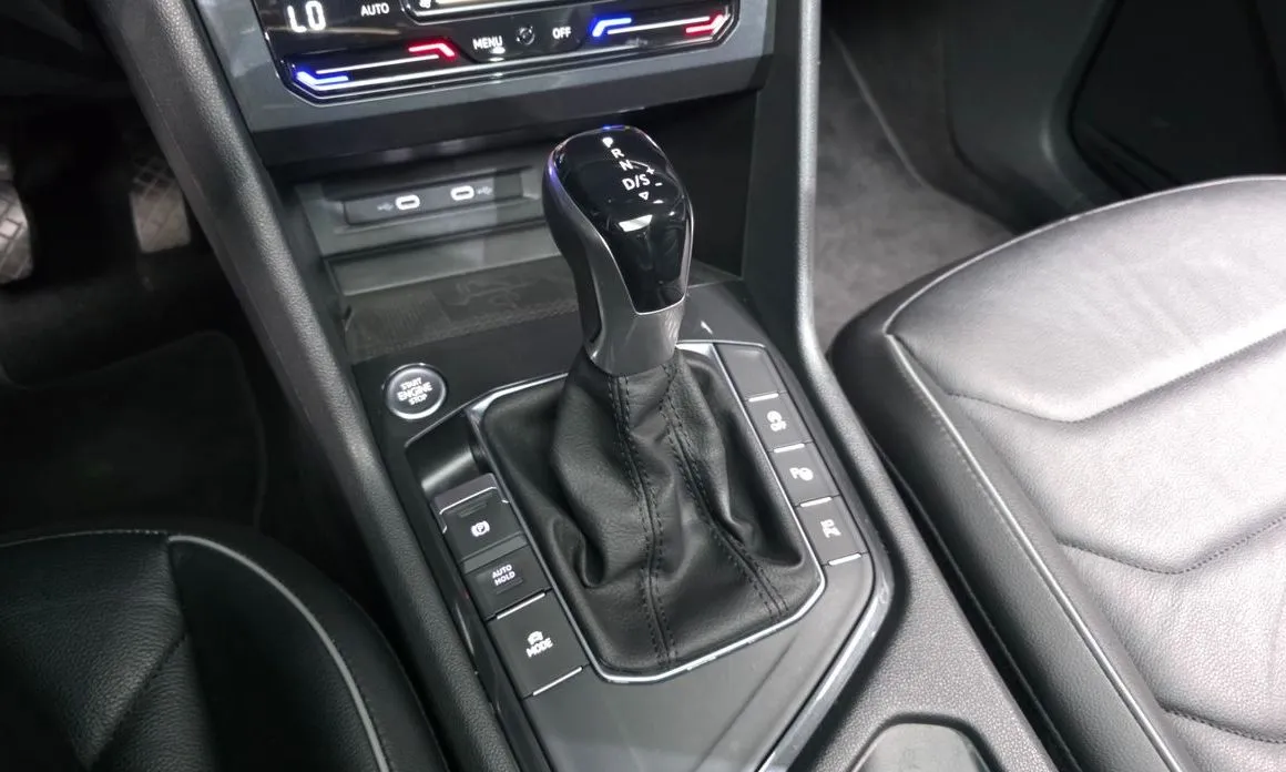 Volkswagen Tiguan — фото 10