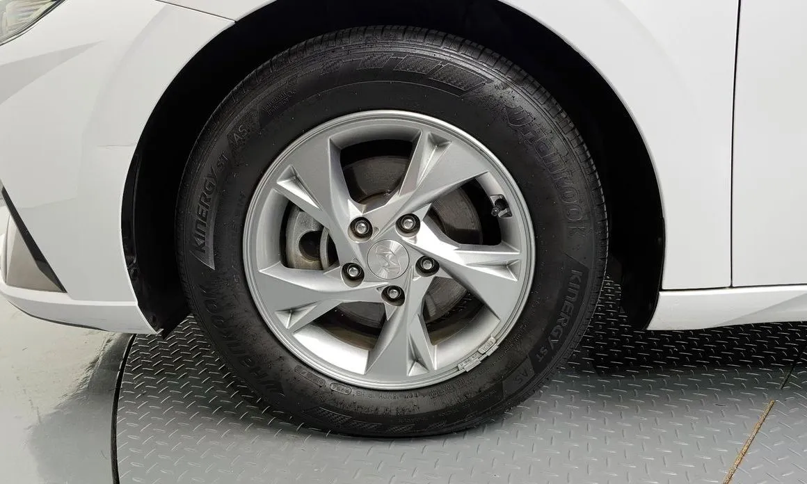 Hyundai AVANTE — фото 7