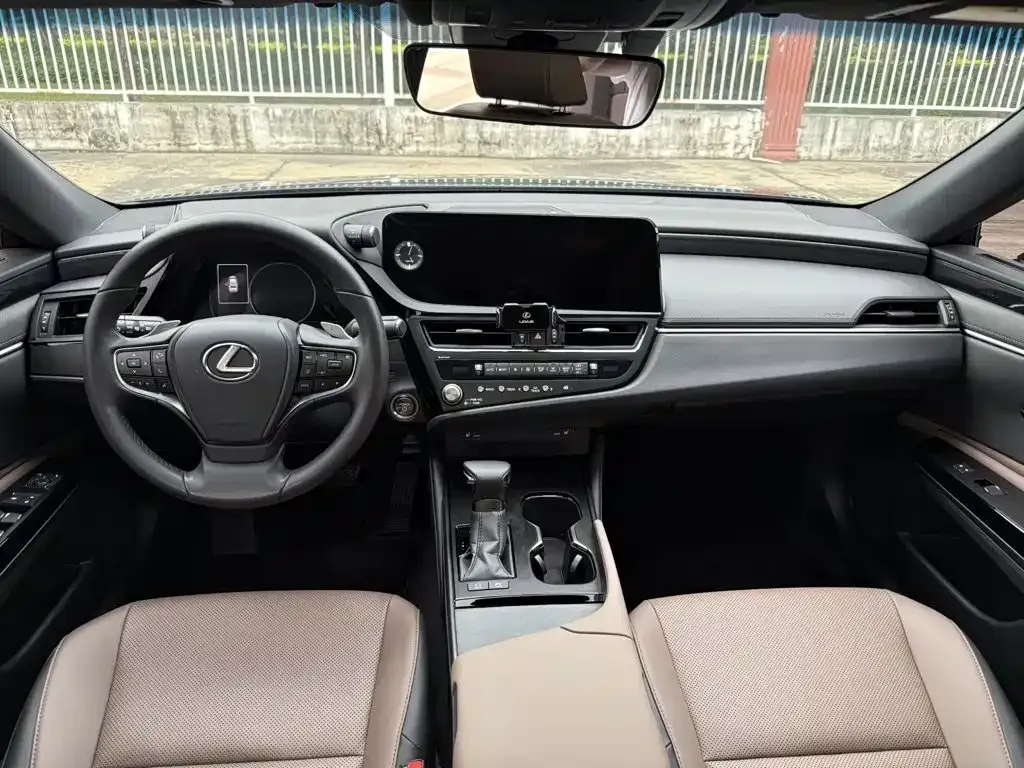 Lexus ES — фото 6