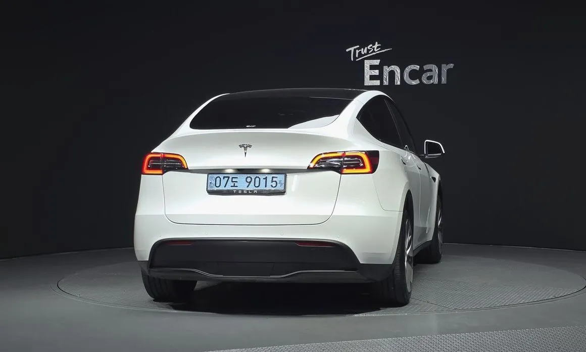 Tesla Model Y — фото 3