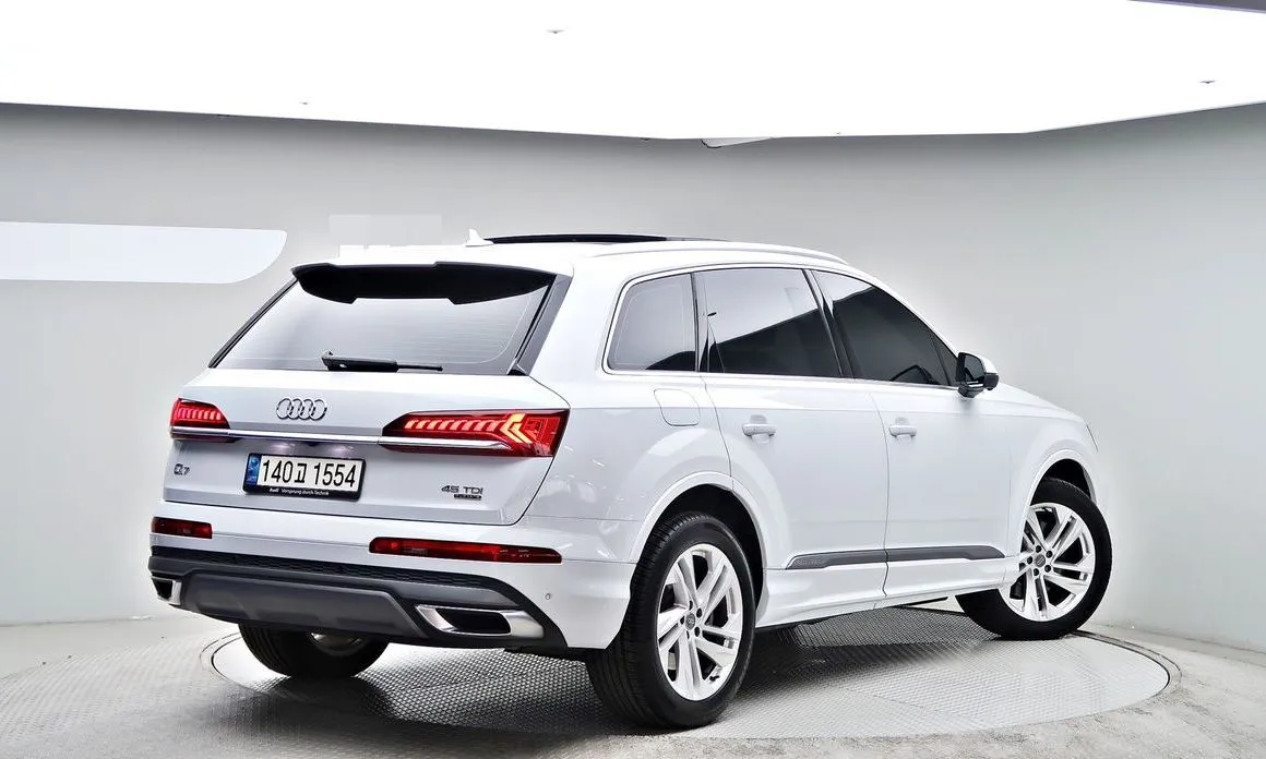 Audi Q7 — фото 10