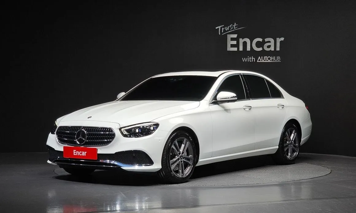 Mercedes-Benz E-Class — фото 1