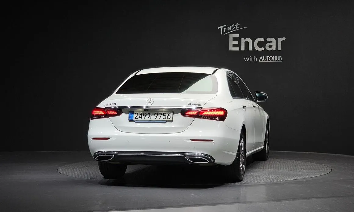 Mercedes-Benz E-Class — фото 2