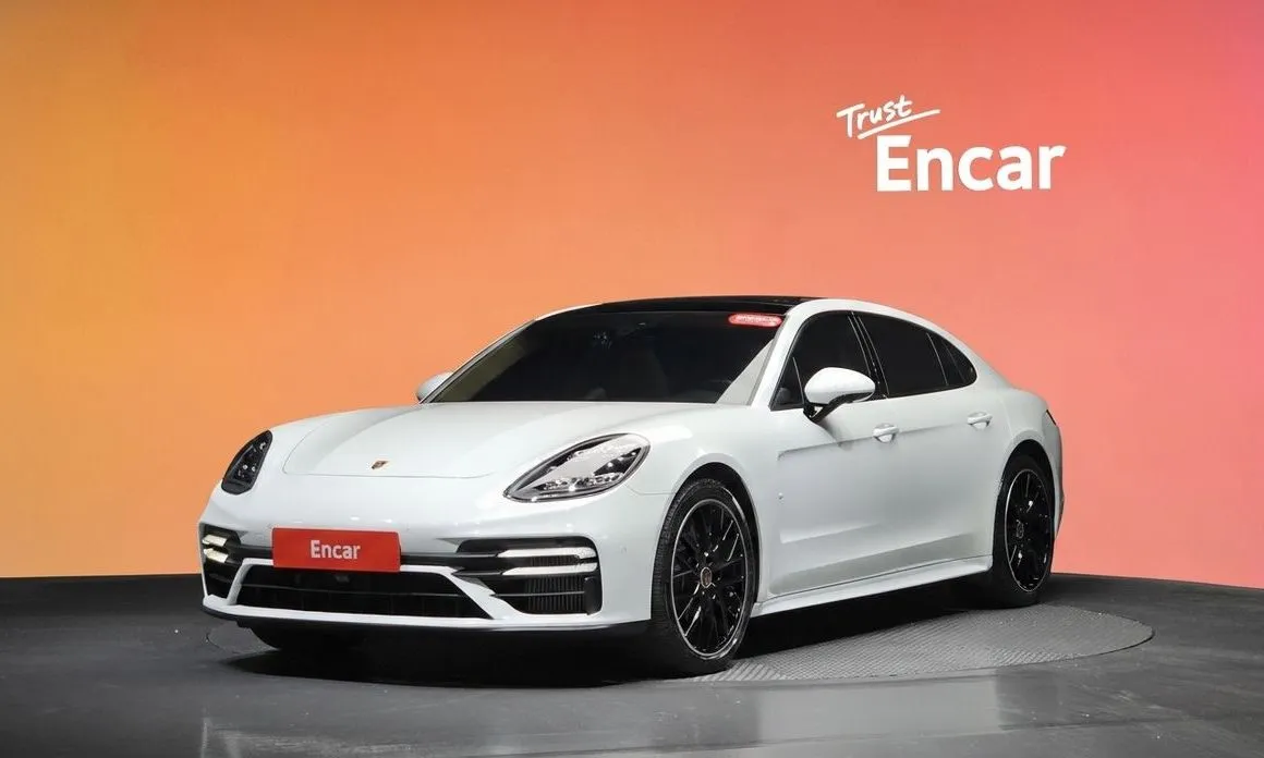 Porsche Panamera — фото 1