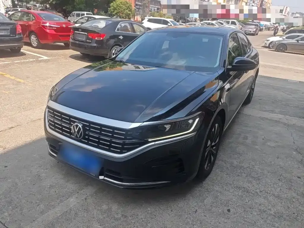 Volkswagen Passat — фото 1