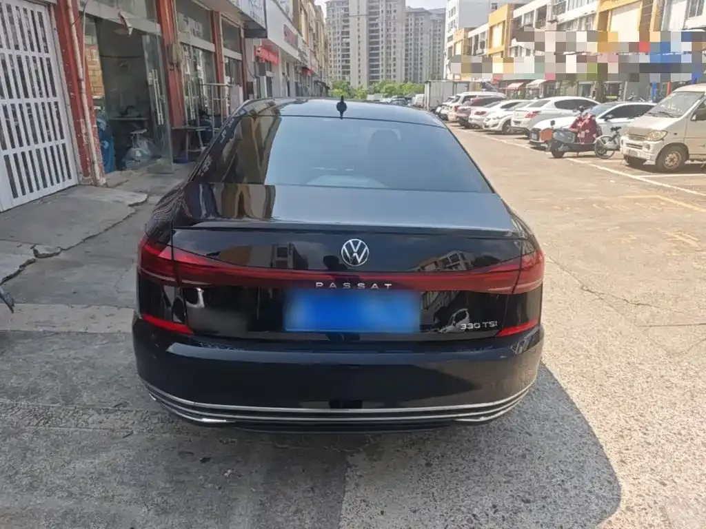 Volkswagen Passat — фото 8
