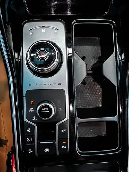 Kia Sorento — фото 5