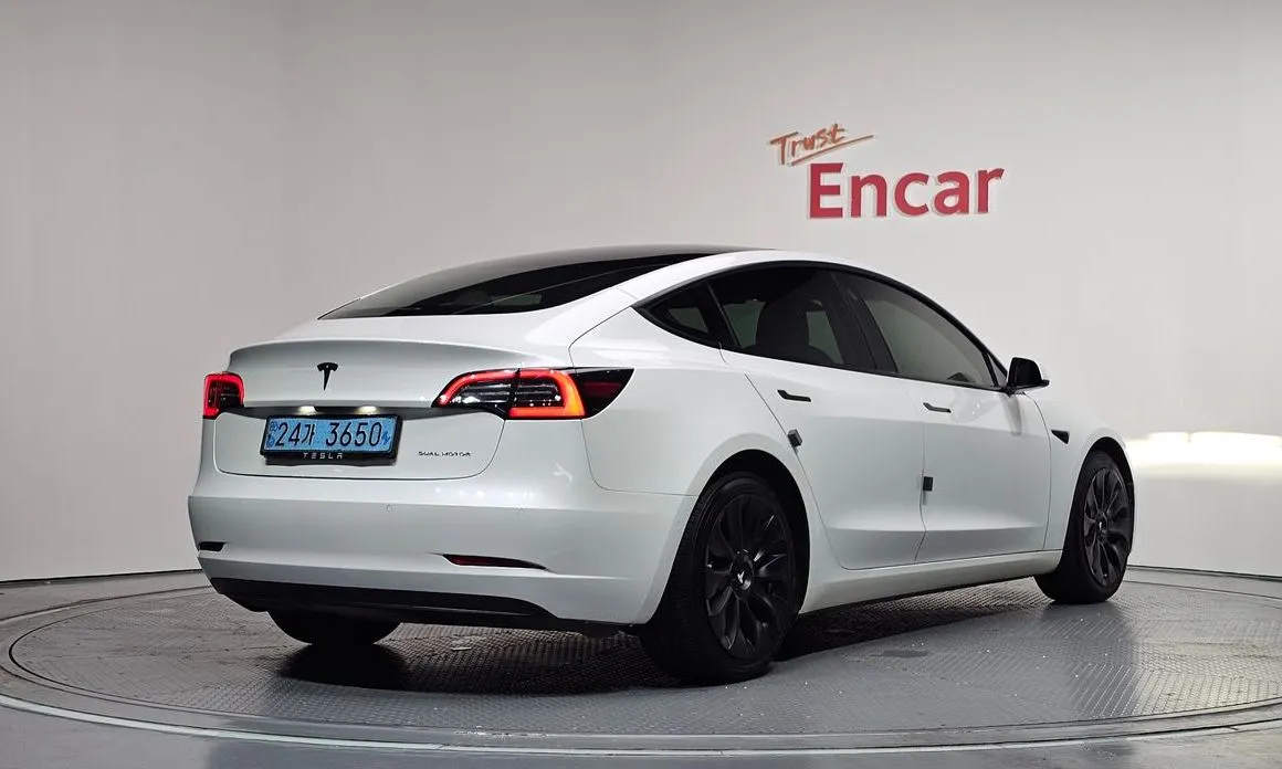 Tesla Model 3 — фото 2